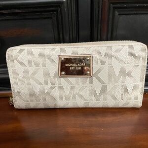 Michael Kors vintage jet set vanilla  Wristlet Wallet vgc